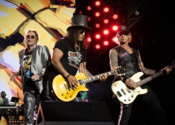 Guns N' Roses.