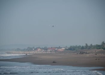 Pantai Pangandaran, Jawa Barat.