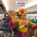 HUT DKI, KCIC Hadirkan Seni Budaya Betawi di Kereta dan Stasiun Whoosh 2 Pertunjukan khas Betawi di dalam Whoosh.