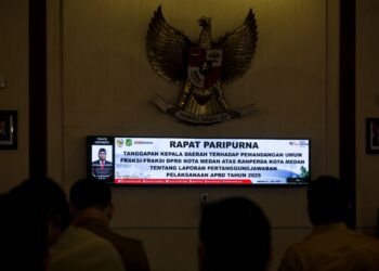 Rapat Paripurna Tanggapan Kepala Daerah atas Pemandangan Umum Fraksi-Fraksi DPRD Kota Medan terkait Ranperda Laporan Pertanggungjawaban Pelaksanaan APBD TA 2025.