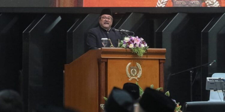 Pemprov DKI Paparkan Capaian Pembangunan dan Arah Baru Kota Global 1 Wagub Rano membacakan pidato Gubernur DKI Jakarta saat Rapat Paripurna DPRD DKI Jakarta, di Gedung DPRD DKI Jakarta.