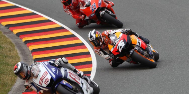 Balapan di Sirkuit Sachsenring.