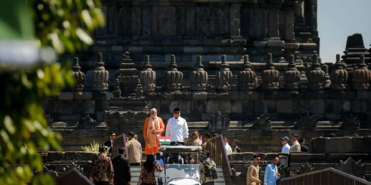 Kunjungan PM India ke Prambanan Perkuat Diplomasi Budaya 1 PM India, Narendra Modi mengunjungi Candi Prambanan, Yogyakarta didampingi Presiden Prabowo Subianto.