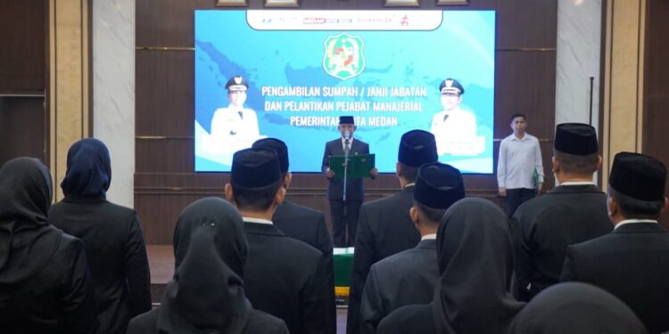 22 Pejabat Manajerial Pemko Medan Dilantik 1 Pelantikan 22 pejabat manajerial di lingkungan Pemko Medan.