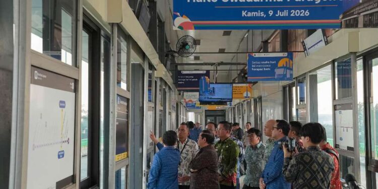 Dilengkapi Lift, Halte Swadarma ParagonCorp Diresmikan 1 Gubernur DKI Jakarta, Pramono Anung, meresmikan fasilitas terintegrasi Halte Transjakarta Swadarma ParagonCorp.