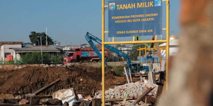 Pemprov DKI Jakarta percepat program normalisasi Kali Ciliwung.