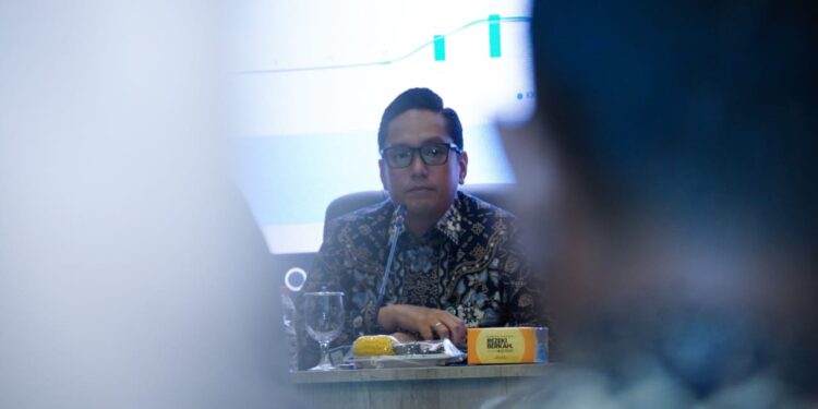 Rapat Digitalisasi Bansos Berbasis Digital Public Infrastructur (DPI), di Balai Kota, Kamis (9/7/2026).