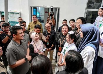 Bobby Nasution meninjau Poltekkes Kementerian Kesehatan, di Gunungsitoli, Minggu (9/8/2026).