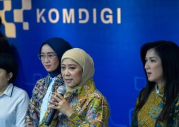 Menkomdigi, Meutya Hafid memberikan keterangan kepada media.