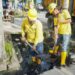 Jajaran Pemko Medan Dikerahkan Bersihkan Parit Jalan Taduan dari Sedimentasi Tebal 2 Pemko Medan membersihkan parit, di Jalan Taduan, Kelurahan Sidorejo, Kecamatan Medan Tembung.